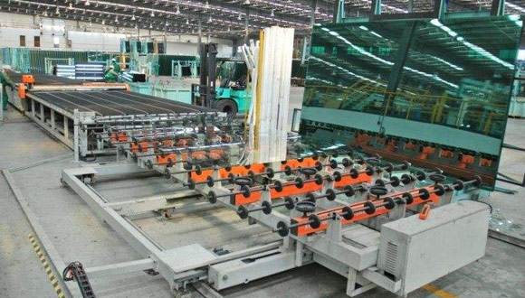 东莞手拼搏-拼搏（中国）
钢化膜玻璃开料拼搏-拼搏（中国）
鸿怡威专业维修